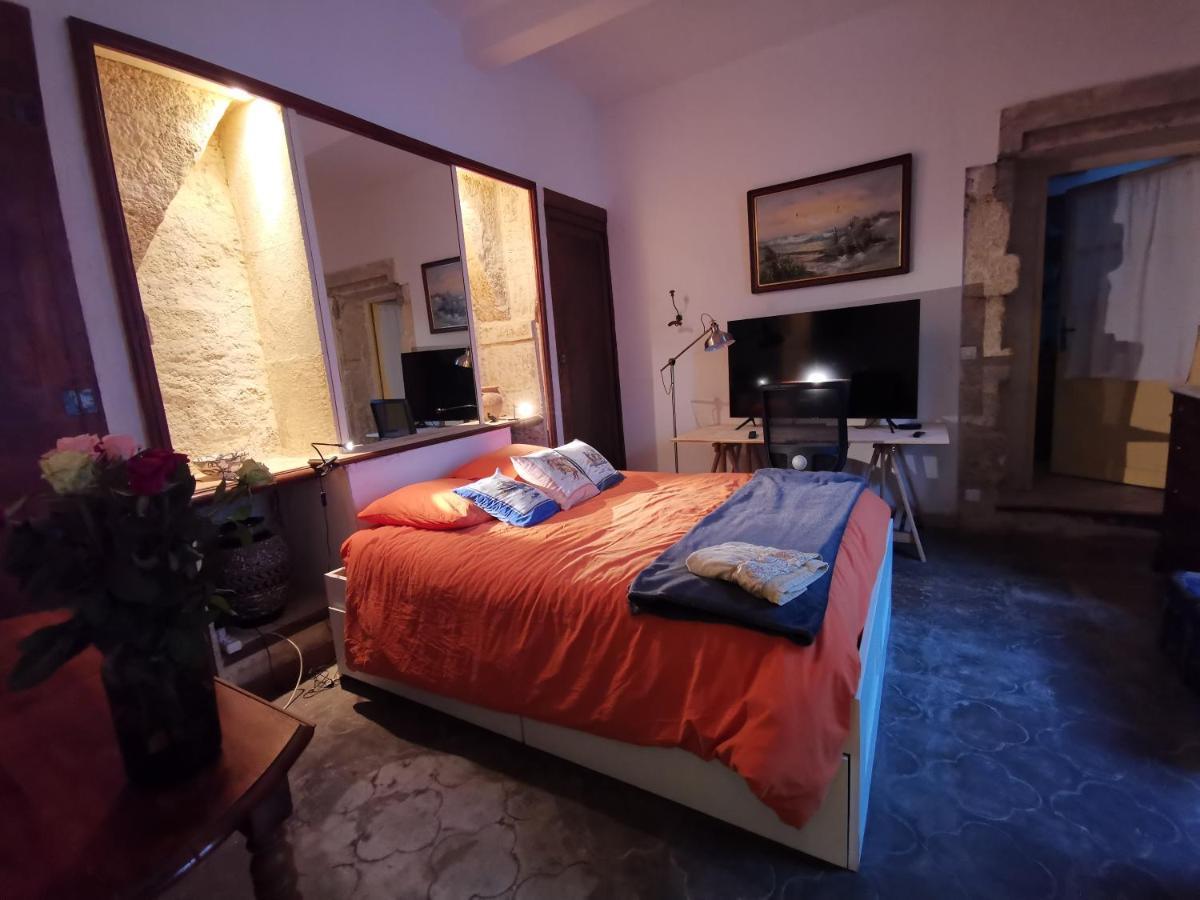 Experience Unique Dans Un Lieu Magique Hotel Vergeze Bagian luar foto